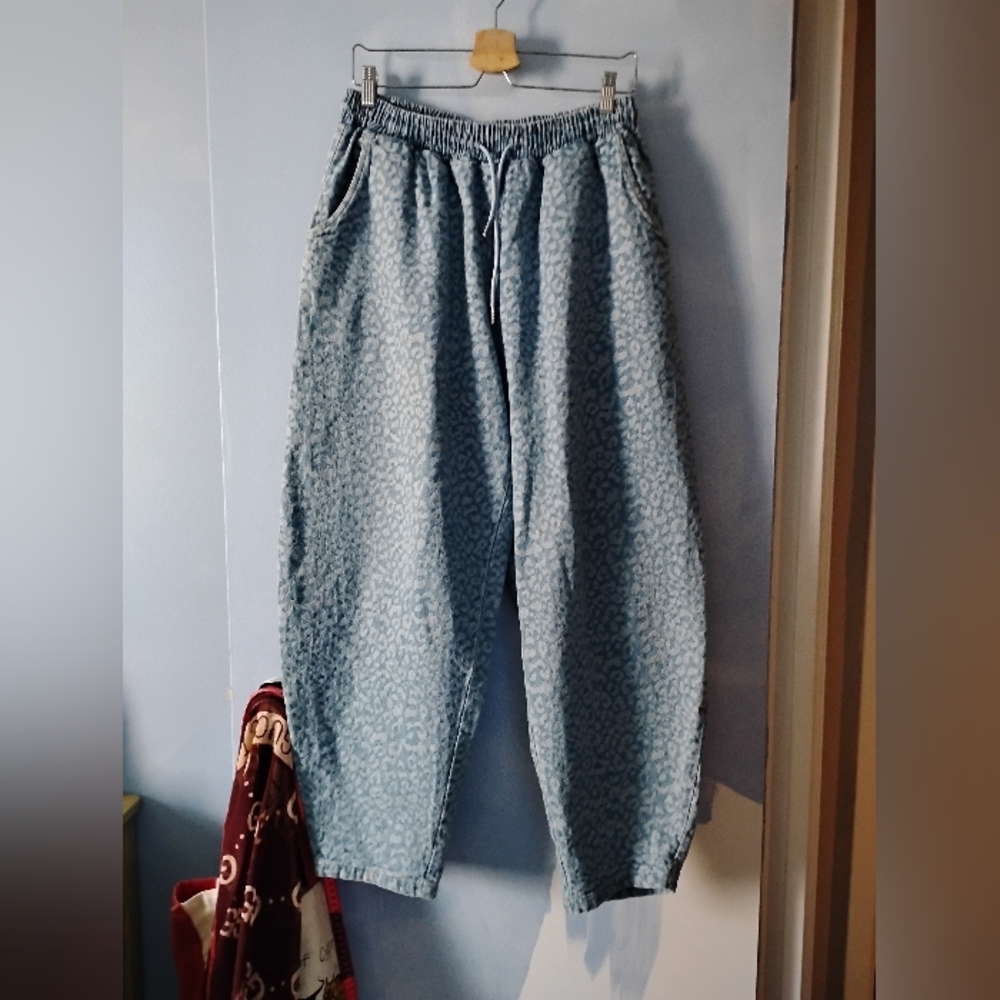 Gorgeous Red Sky Denim Leopard Prints Carrot Pants L